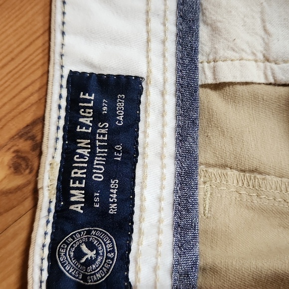 American Eagle Outfitters Relaxed Straight Khakis - Picture 3 of 7